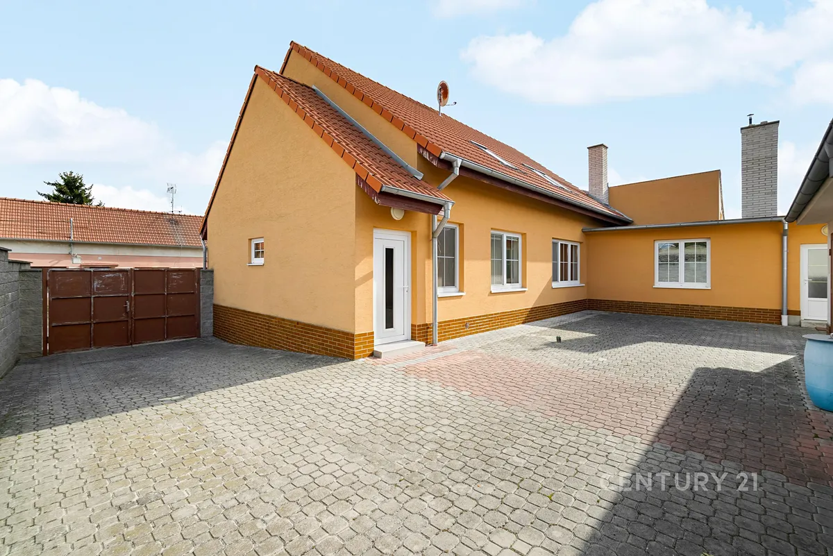 Prodej vícegeneračního domu 124 m², pozemek 1025 m²